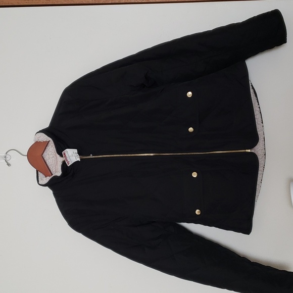 Jackets & Blazers - NWT Reversible Black Jacket with Sherpa Lining